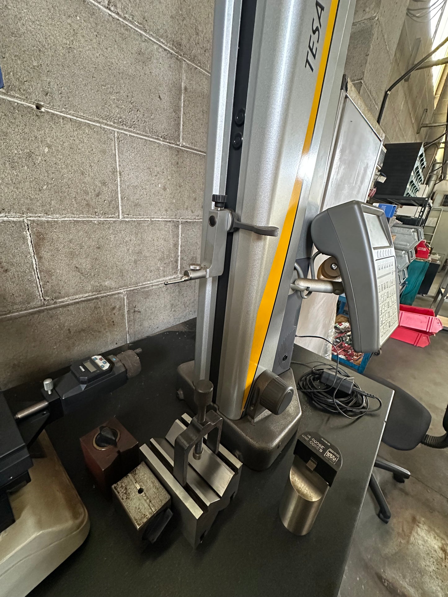 Altimetro TESA Micro-Hite Plus M600 usato con piano di riscontro in granito il Metalmeccanico Di M