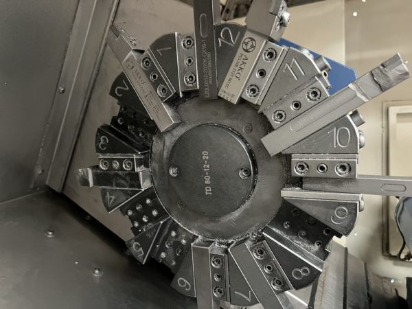 Tornio cnc 2 assi DIAMOND SJ 22 usato