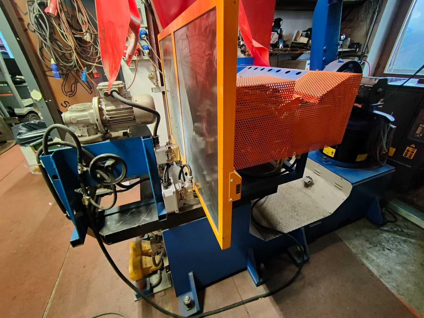 Isola di saldatura: Robot kuka con isola girevole e saldatrice tig fronius trans tig 2200 usata