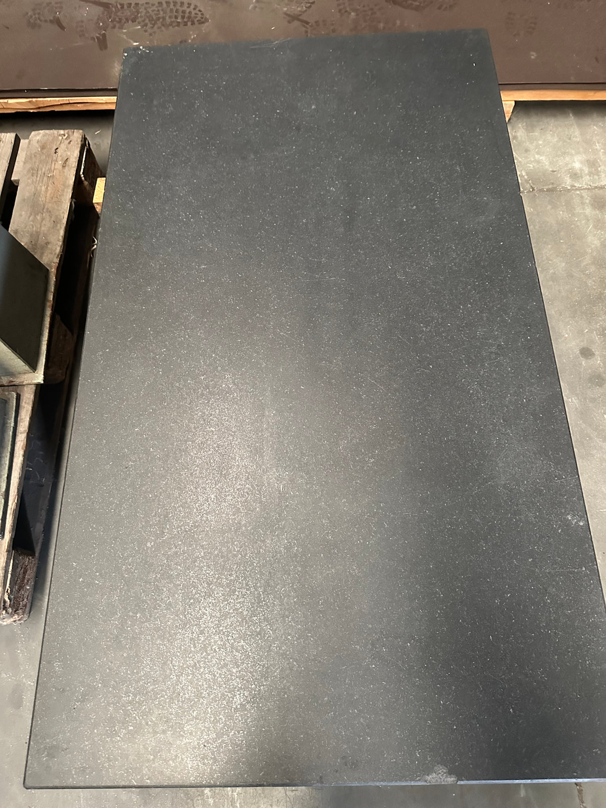Piano di riscontro in granito POLI 1400 × 800 mm con supporti – Usato il Metalmeccanico Di M