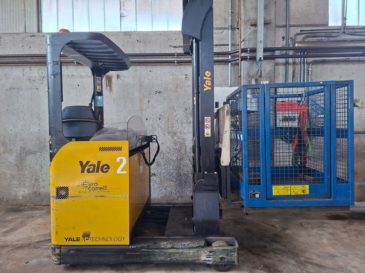 Carrello elevatore, muletto retrattile YALE MR14 usato – portata 1400 kg – alzata fino a 6.490 mm il Metalmeccanico Di M