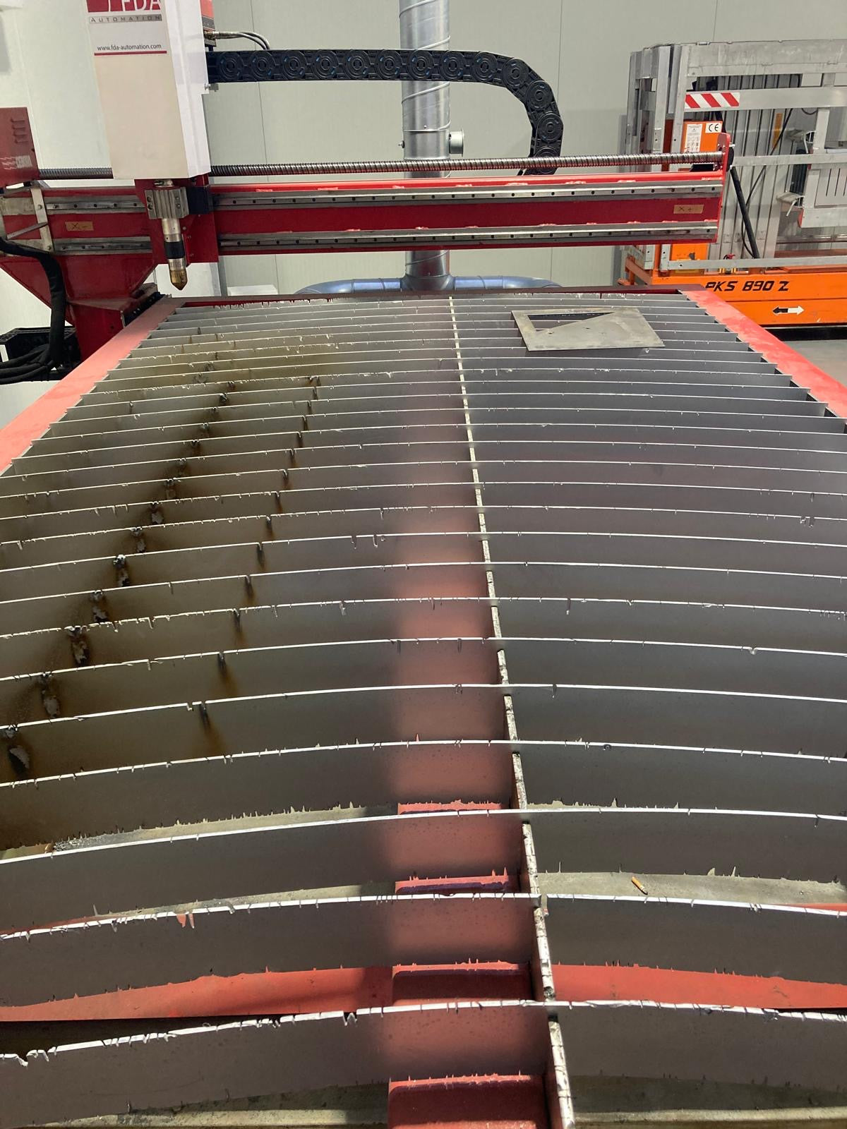 Impianto taglio plasma CNC FDA Automation PLASMALINE 3015 – 3.000 × 1.500 mm – Cebora 120 A usato il Metalmeccanico Di M