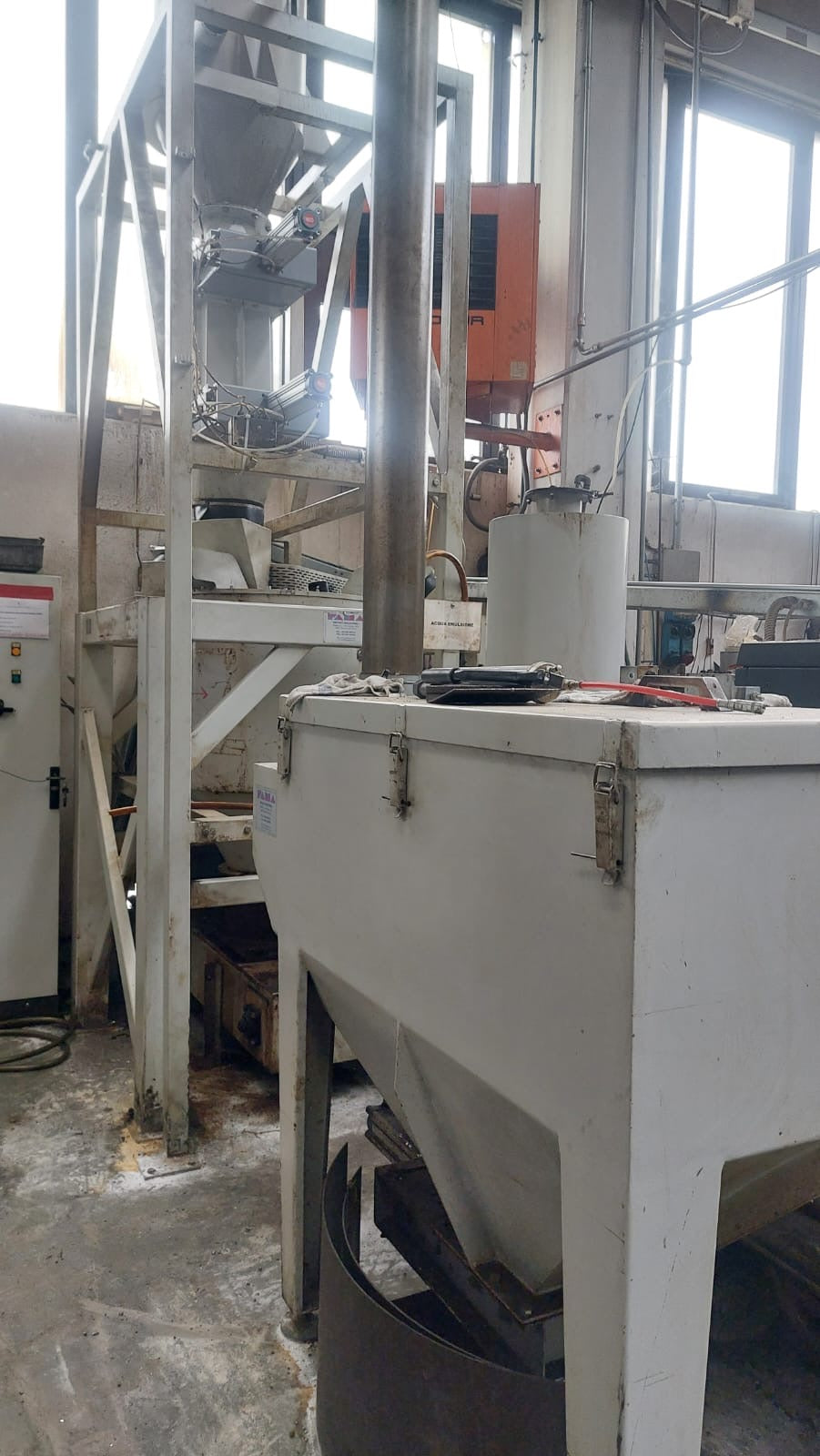 Impianto Gestione Truciolo con Silos 15 m³ e Centrifuga 500 kg/h – Recupero Olio il Metalmeccanico Di M