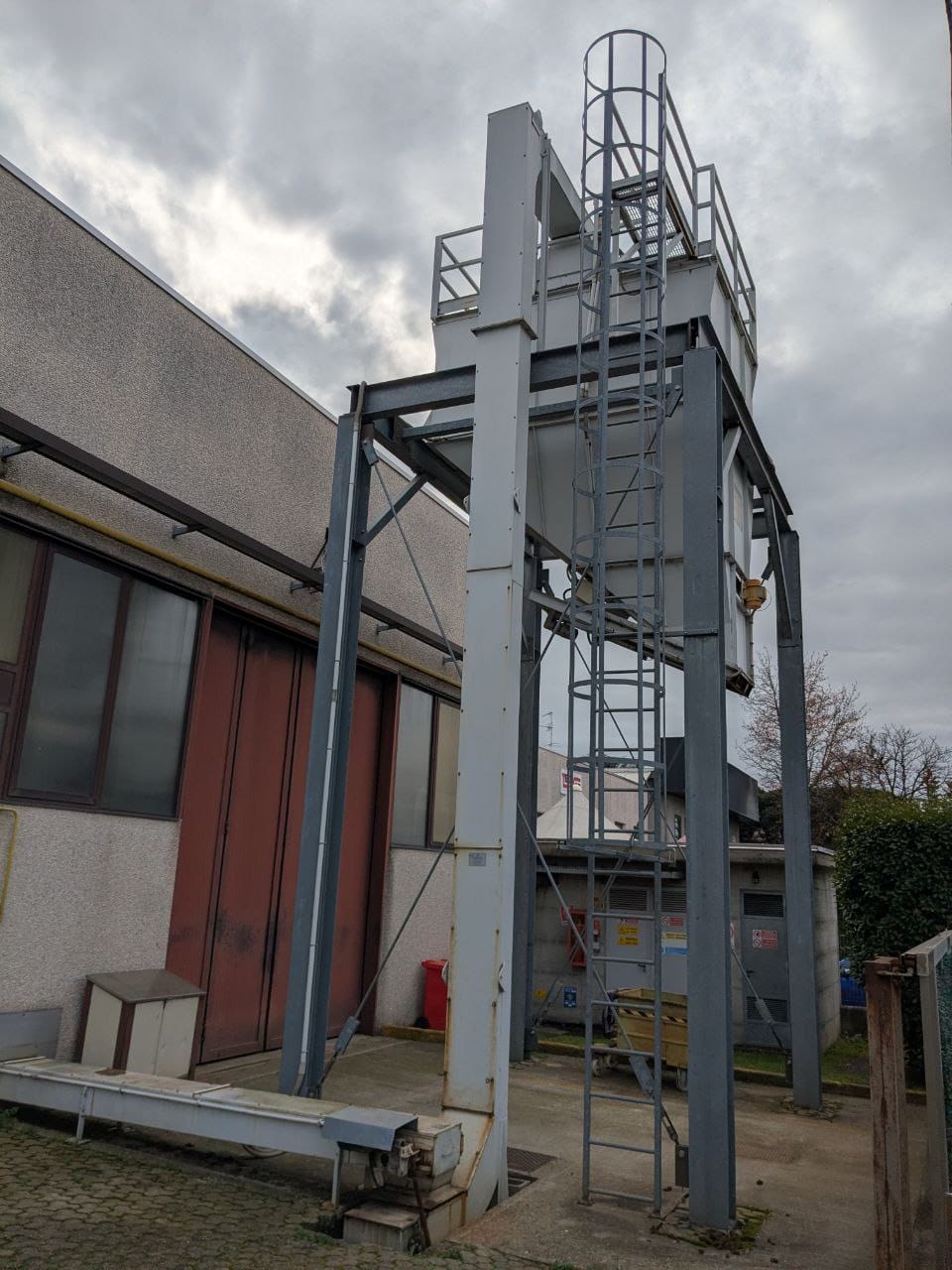 Impianto Gestione Truciolo con Silos 15 m³ e Centrifuga 500 kg/h – Recupero Olio il Metalmeccanico Di M