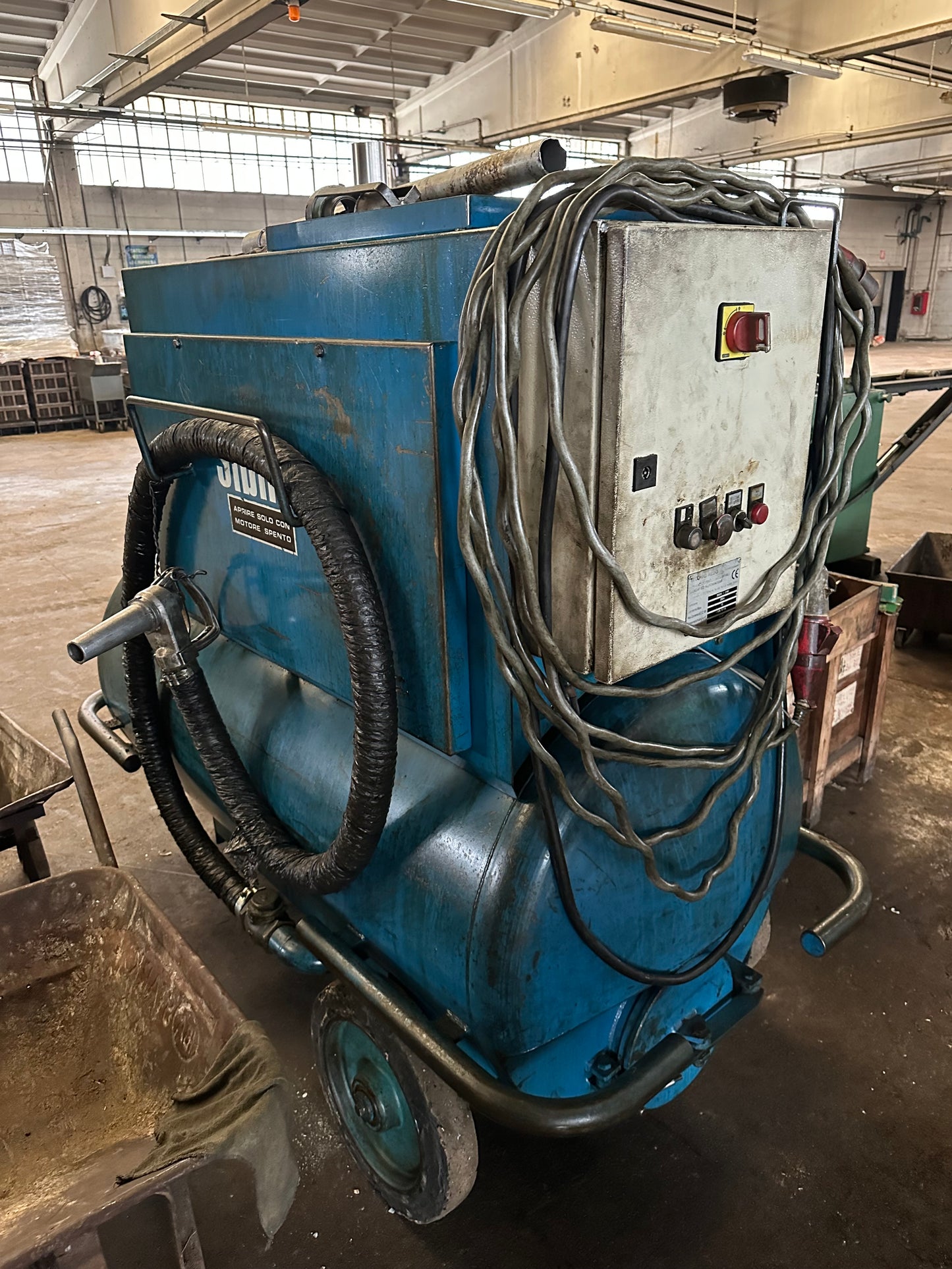 Aspiratori industriali SIBILIA per recupero liquidi da macchine utensili il Metalmeccanico Di M