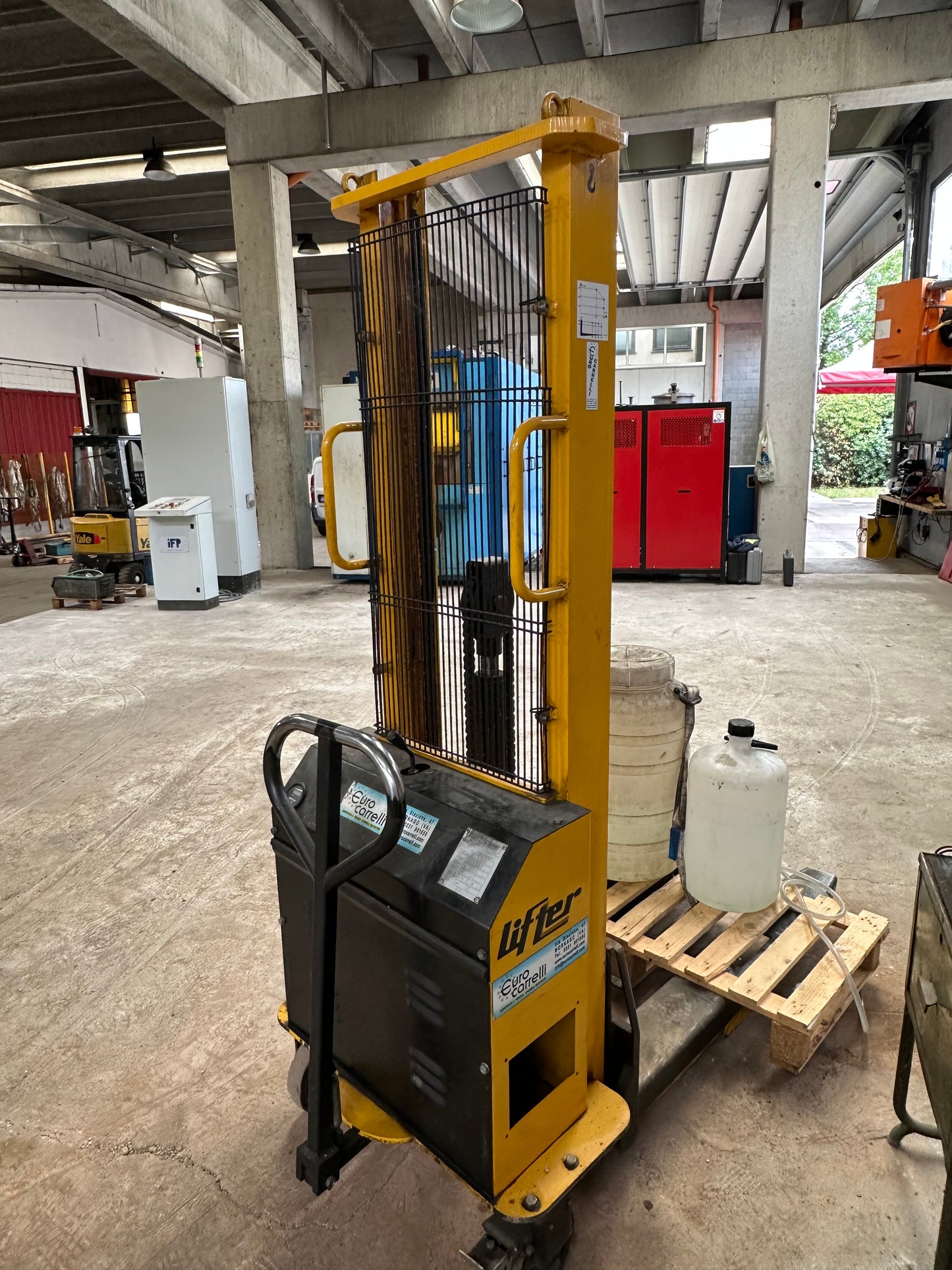 Sollevatore elettrico a timone Lifter ITMC 10/16 – portata 1.000 kg usato il Metalmeccanico Di M