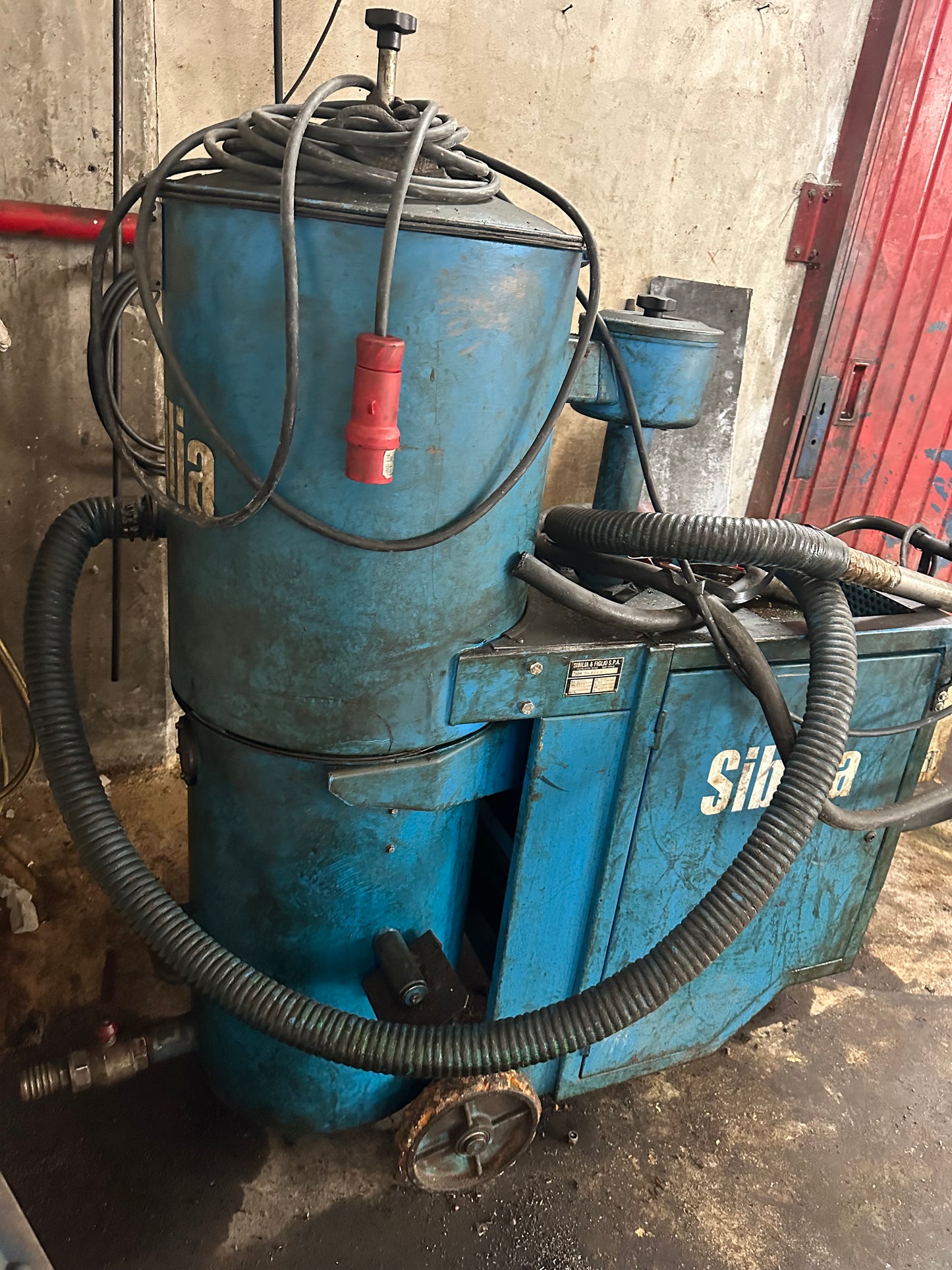 Aspiratori industriali SIBILIA per recupero liquidi da macchine utensili il Metalmeccanico Di M