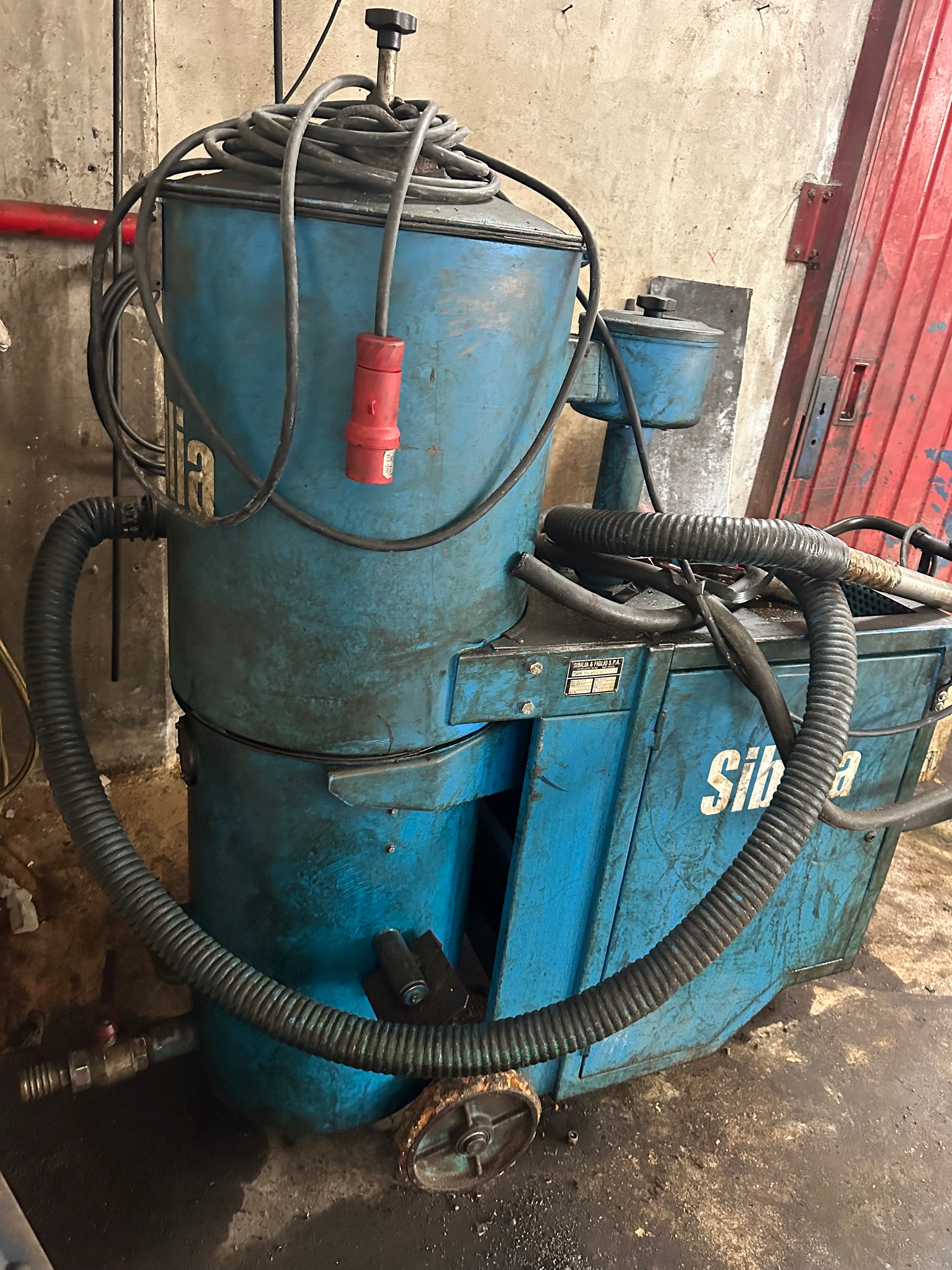 Aspiratori industriali SIBILIA per recupero liquidi da macchine utensili il Metalmeccanico Di M