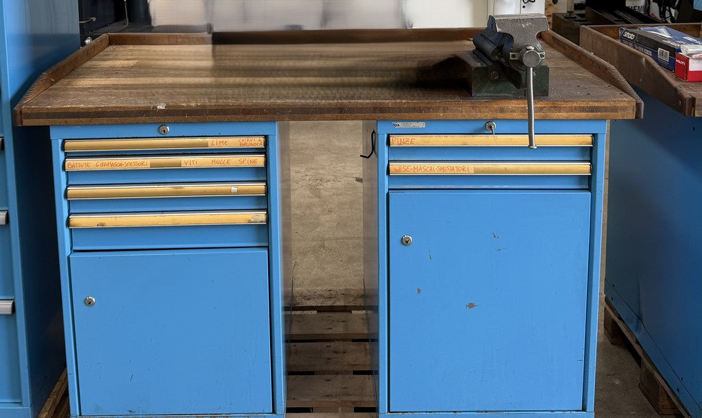 Banchi da lavoro e cassettiere professionali LISTA usati il Metalmeccanico Di M