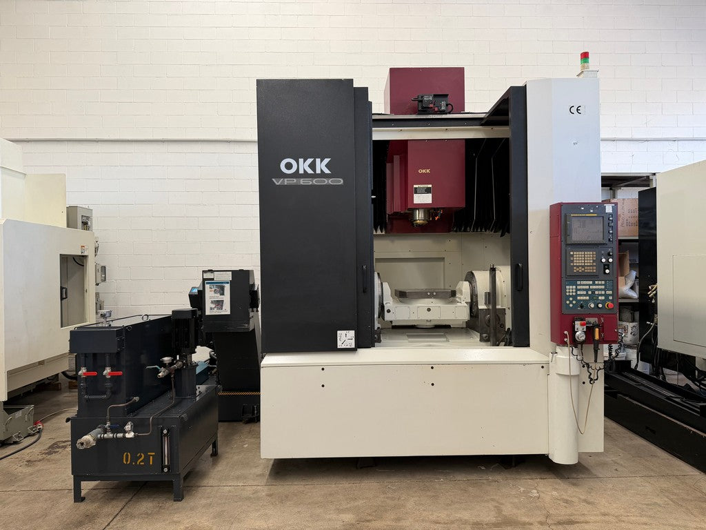 Centro di lavoro 5 assi continui ad alta velocità OKK VP600 5AX usato il Metalmeccanico Di M