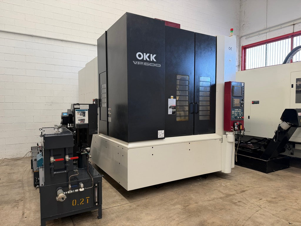 Centro di lavoro 5 assi continui ad alta velocità OKK VP600 5AX usato il Metalmeccanico Di M