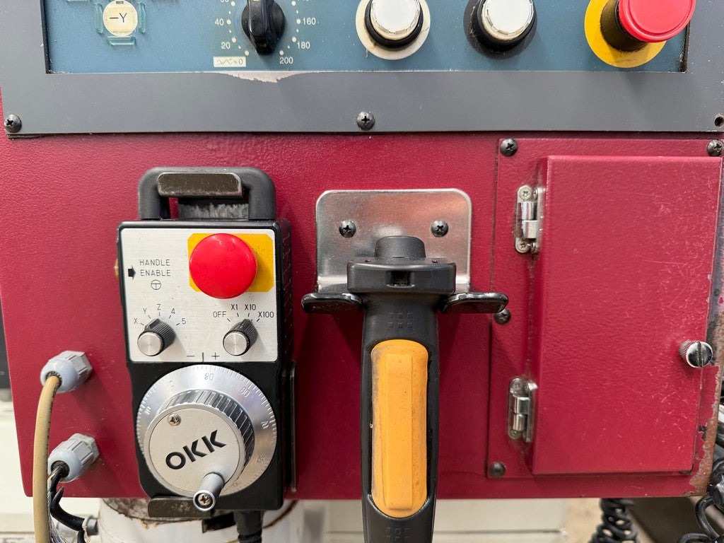 Centro di lavoro 5 assi continui ad alta velocità OKK VP600 5AX usato il Metalmeccanico Di M