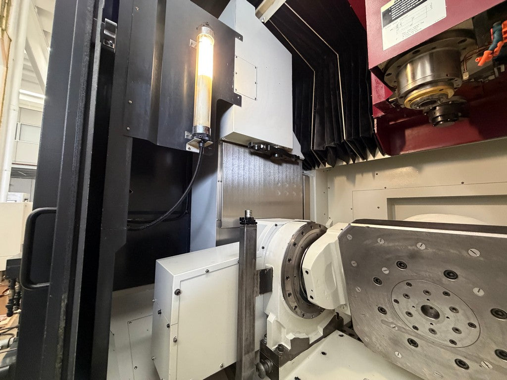 Centro di lavoro 5 assi continui ad alta velocità OKK VP600 5AX usato il Metalmeccanico Di M