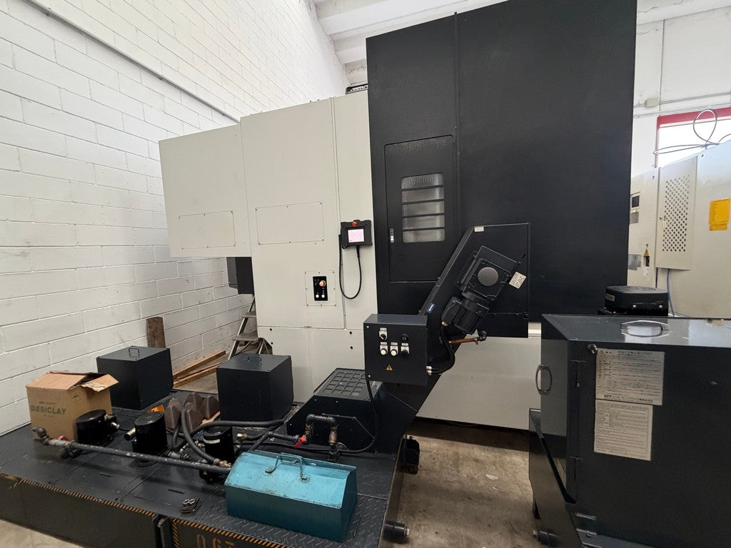 Centro di lavoro 5 assi continui ad alta velocità OKK VP600 5AX usato il Metalmeccanico Di M