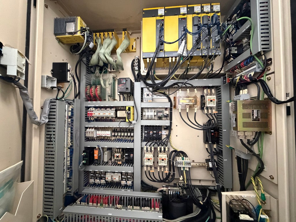 Centro di lavoro 5 assi continui ad alta velocità OKK VP600 5AX usato il Metalmeccanico Di M