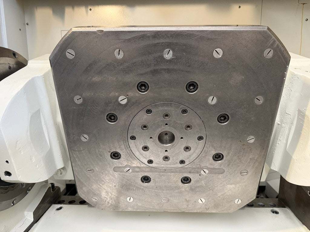 Centro di lavoro 5 assi continui ad alta velocità OKK VP600 5AX usato il Metalmeccanico Di M