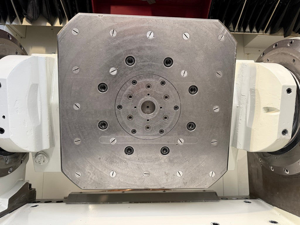 Centro di lavoro 5 assi continui ad alta velocità OKK VP600 5AX usato il Metalmeccanico Di M