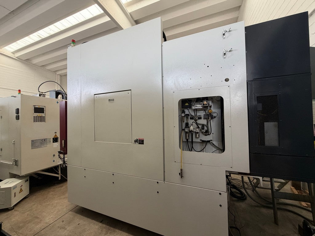 Centro di lavoro 5 assi continui ad alta velocità OKK VP600 5AX usato il Metalmeccanico Di M