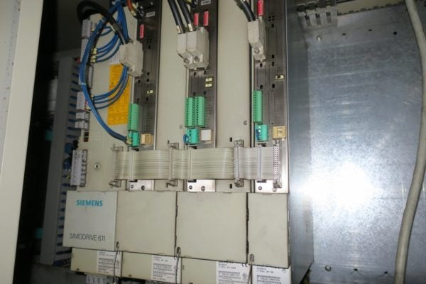 Centro di lavoro verticale a montante mobile GUALDONI GV 400 usato il Metalmeccanico Di M