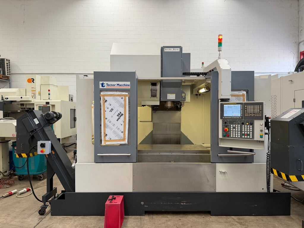 Centro di lavoro verticale AKIRA SEIKI 4.5 XP usato REVISIONATO il Metalmeccanico Di M