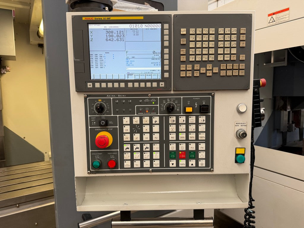 Centro di lavoro verticale AKIRA SEIKI 4.5 XP usato REVISIONATO il Metalmeccanico Di M