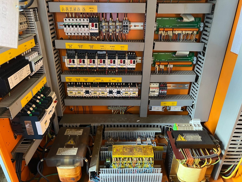 Centro di lavoro verticale QUASER MV 204 II usato il Metalmeccanico Di M