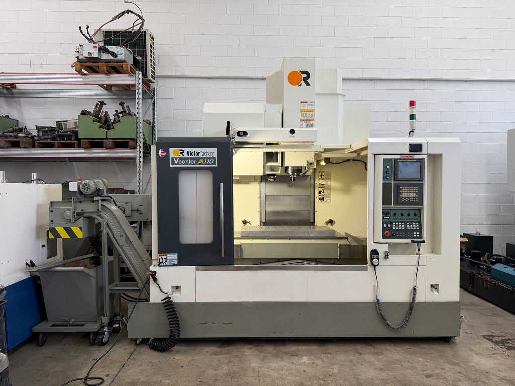 Centro di lavoro verticale VICTOR A110 usato il Metalmeccanico Di M