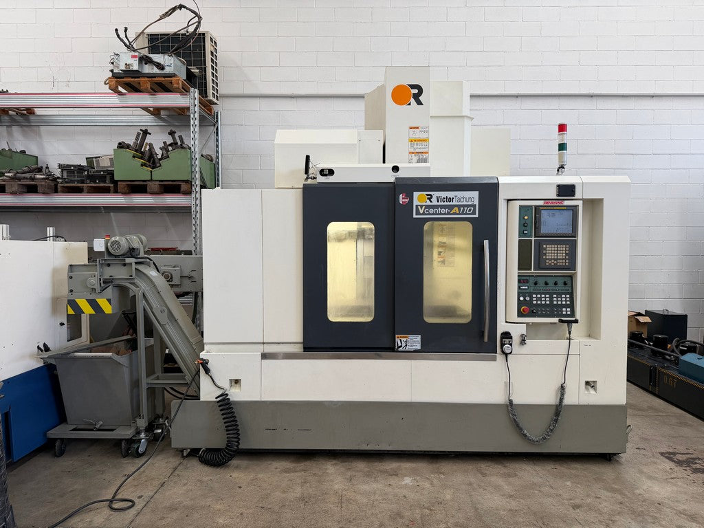 Centro di lavoro verticale VICTOR A110 usato il Metalmeccanico Di M