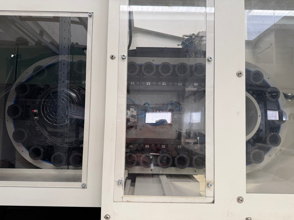 Centro di lavoro verticale VICTOR A110 usato il Metalmeccanico Di M