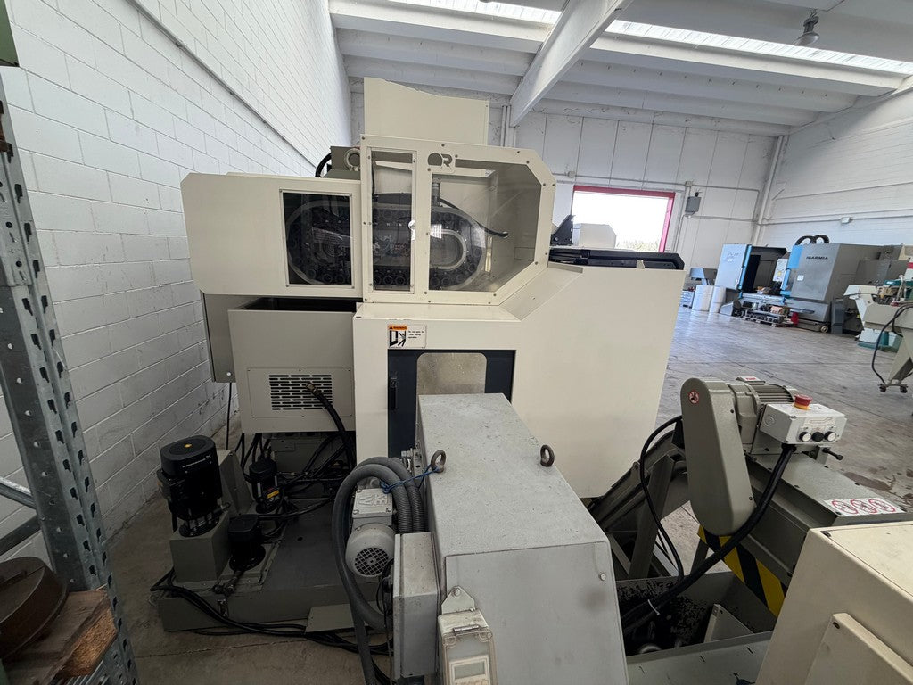 Centro di lavoro verticale VICTOR A110 usato il Metalmeccanico Di M