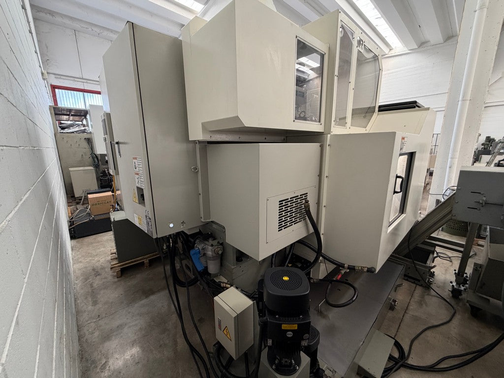 Centro di lavoro verticale VICTOR A110 usato il Metalmeccanico Di M