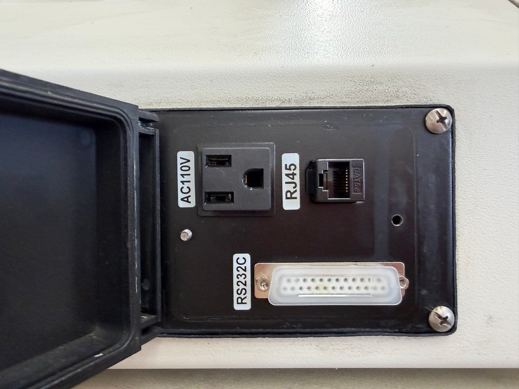 Centro di lavoro verticale VICTOR A110 usato il Metalmeccanico Di M