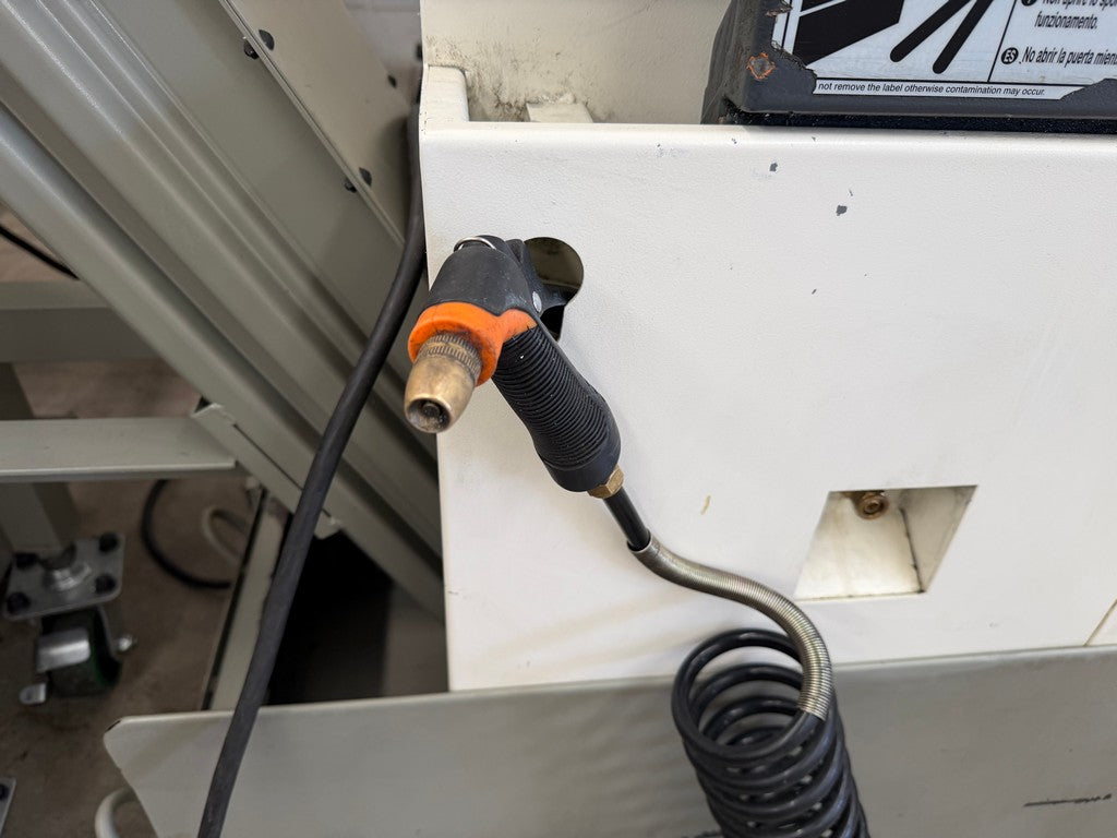 Centro di lavoro verticale VICTOR A110 usato il Metalmeccanico Di M