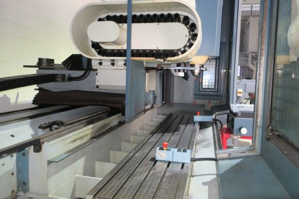 Centro di lavoro verticale a montante mobile GUALDONI GV 400 usato il Metalmeccanico Di M