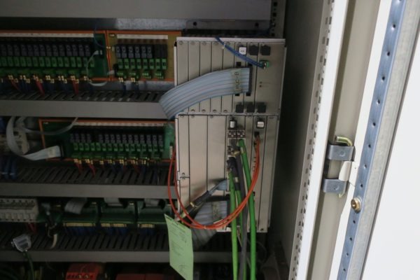 Centro di lavoro verticale a montante mobile GUALDONI GV 400 usato il Metalmeccanico Di M