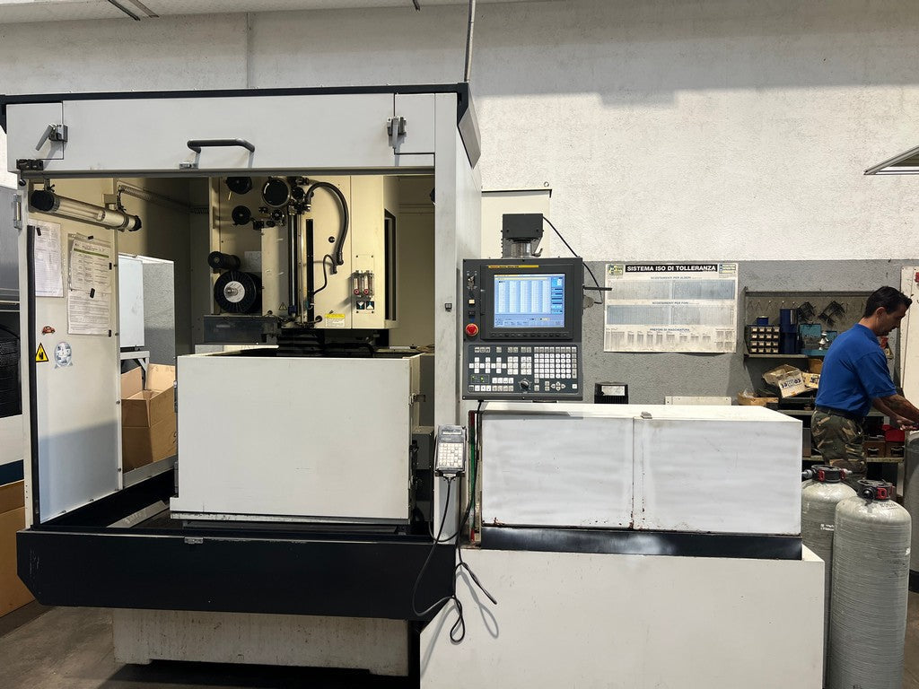 Elettroerosione a filo FANUC ALFA 1-iC usata il Metalmeccanico Di M