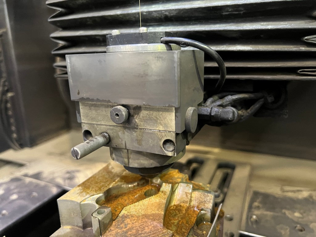 Elettroerosione a filo FANUC mod. ALFA 1-iD usata