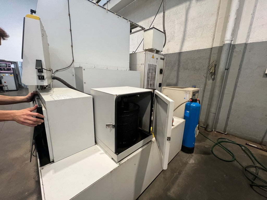 Elettroerosione a filo FANUC mod. ALFA 1-iD usata