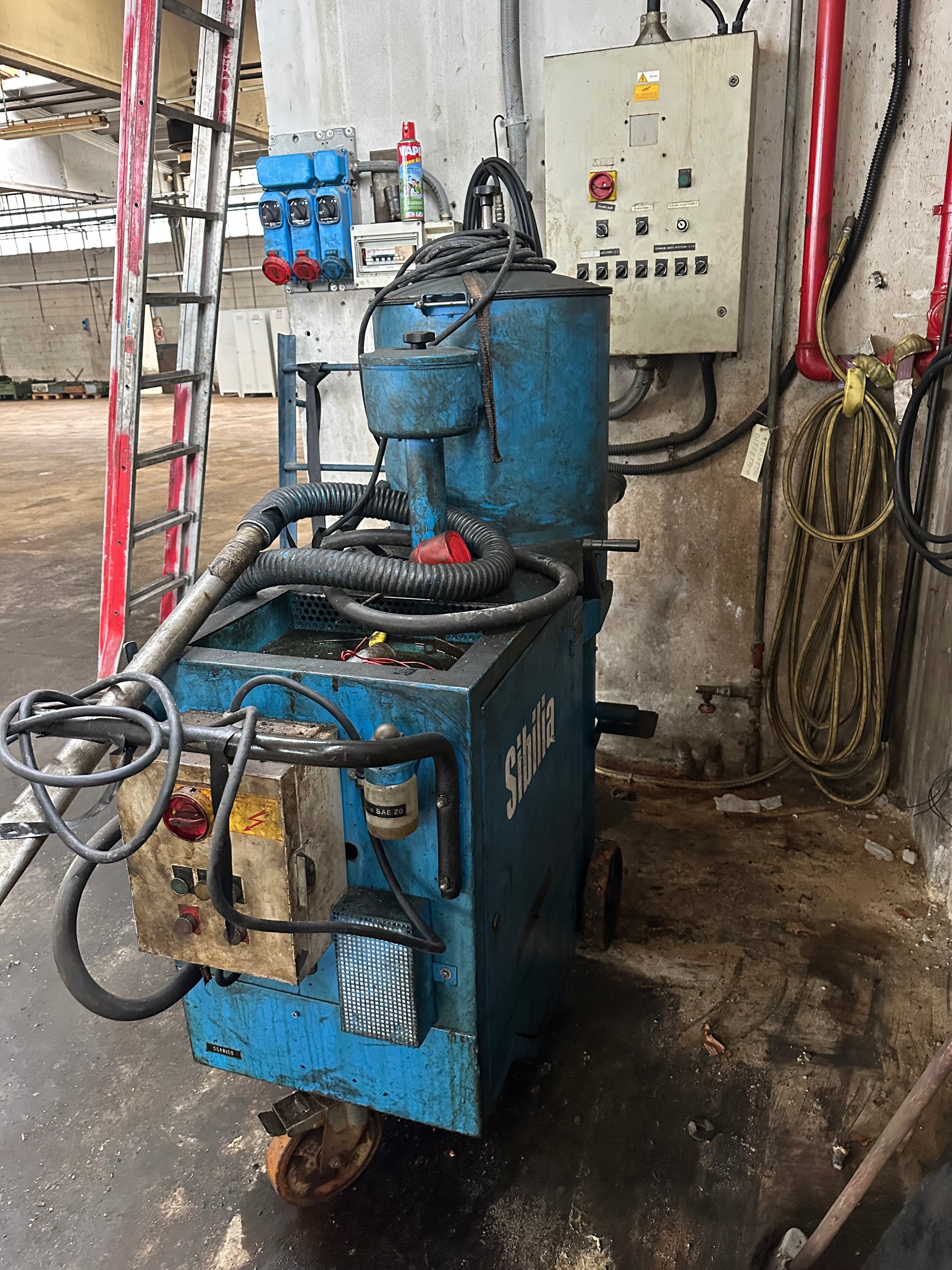 Aspiratori industriali SIBILIA per recupero liquidi da macchine utensili il Metalmeccanico Di M