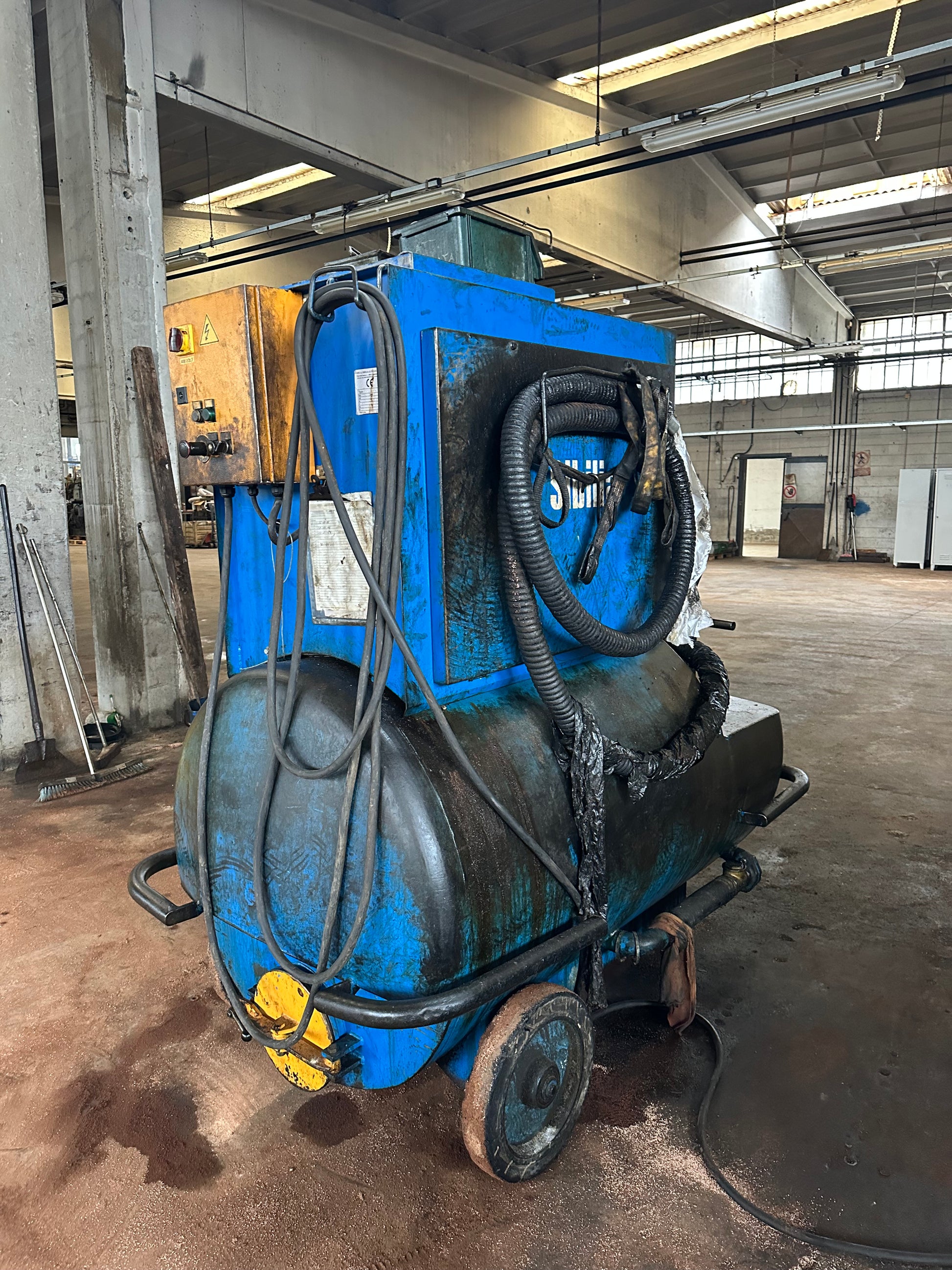 Aspiratori industriali SIBILIA per recupero liquidi da macchine utensili il Metalmeccanico Di M