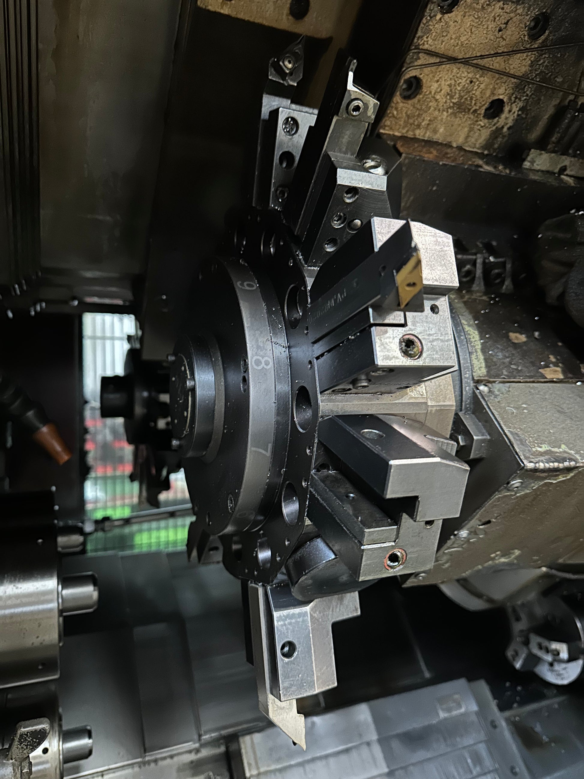 Tornio CNC Gildemeister GM 67 a 3 mandrini con caricatore IEMCA PRA 100/32 il Metalmeccanico Di M