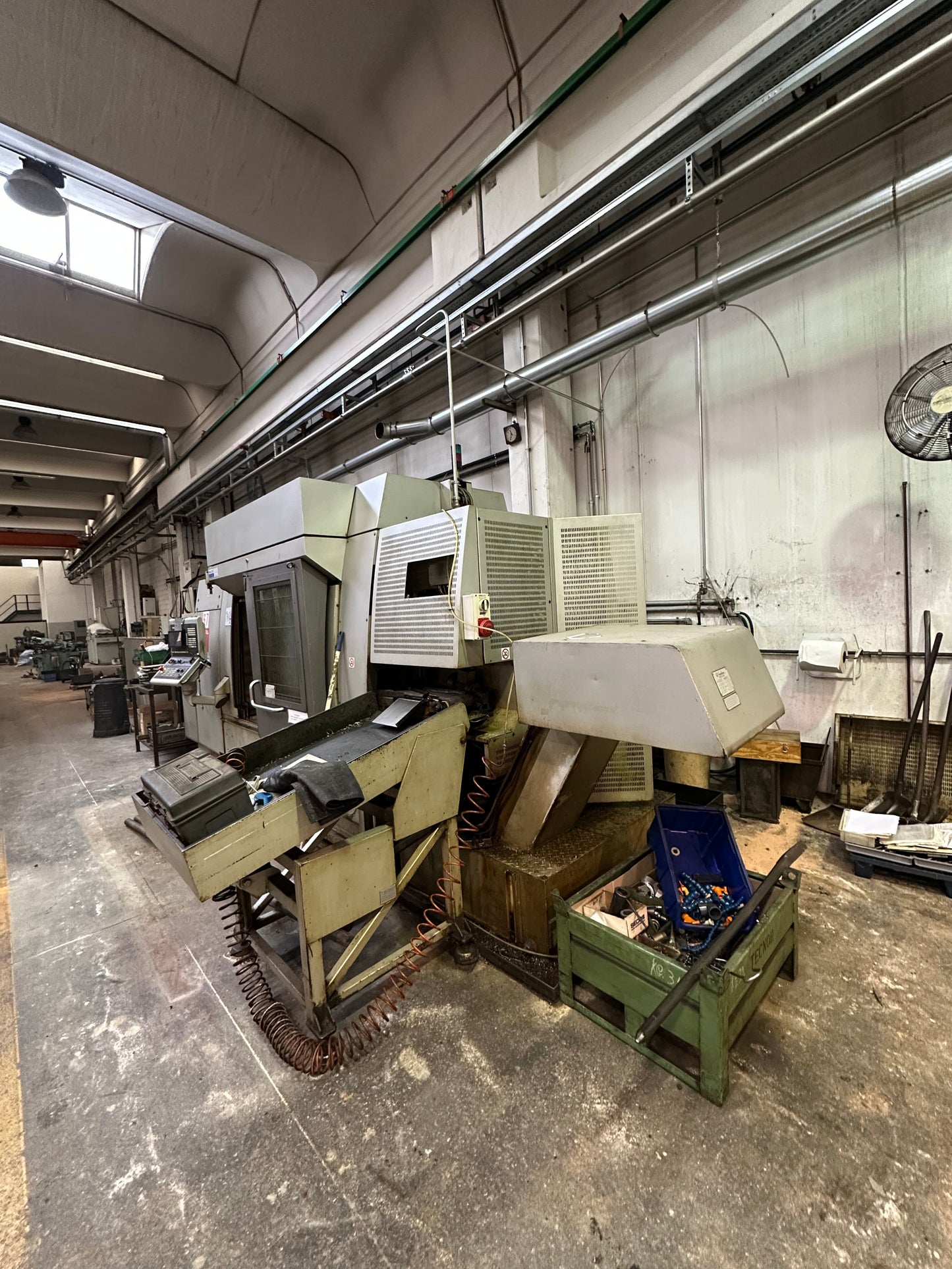 Tornio CNC Gildemeister GM 67 a 3 mandrini con caricatore IEMCA PRA 100/32 il Metalmeccanico Di M