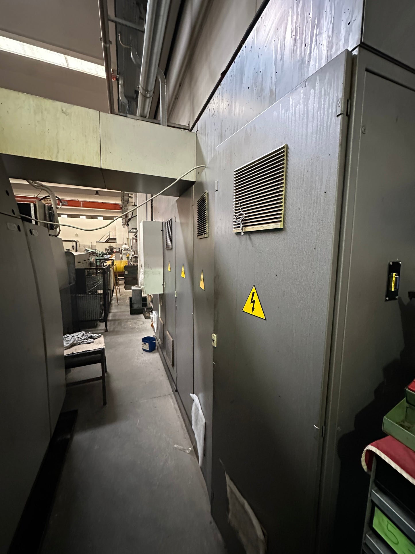 Tornio CNC Gildemeister GM 67 a 3 mandrini con caricatore IEMCA PRA 100/32 il Metalmeccanico Di M