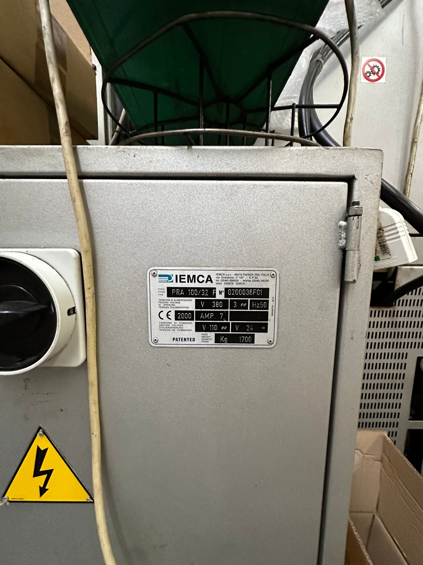 Tornio CNC Gildemeister GM 67 a 3 mandrini con caricatore IEMCA PRA 100/32 il Metalmeccanico Di M