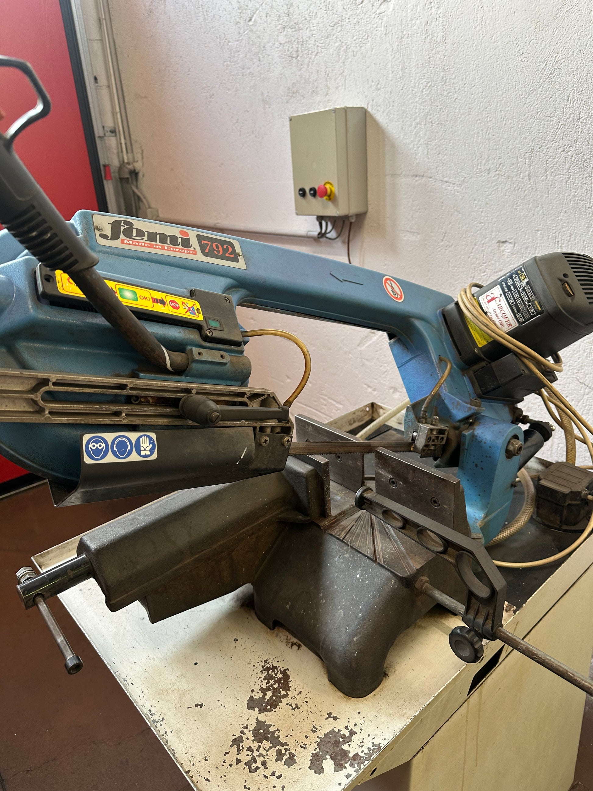 Segatrice a nastro FEMI 792 – 220V usata il Metalmeccanico Di M