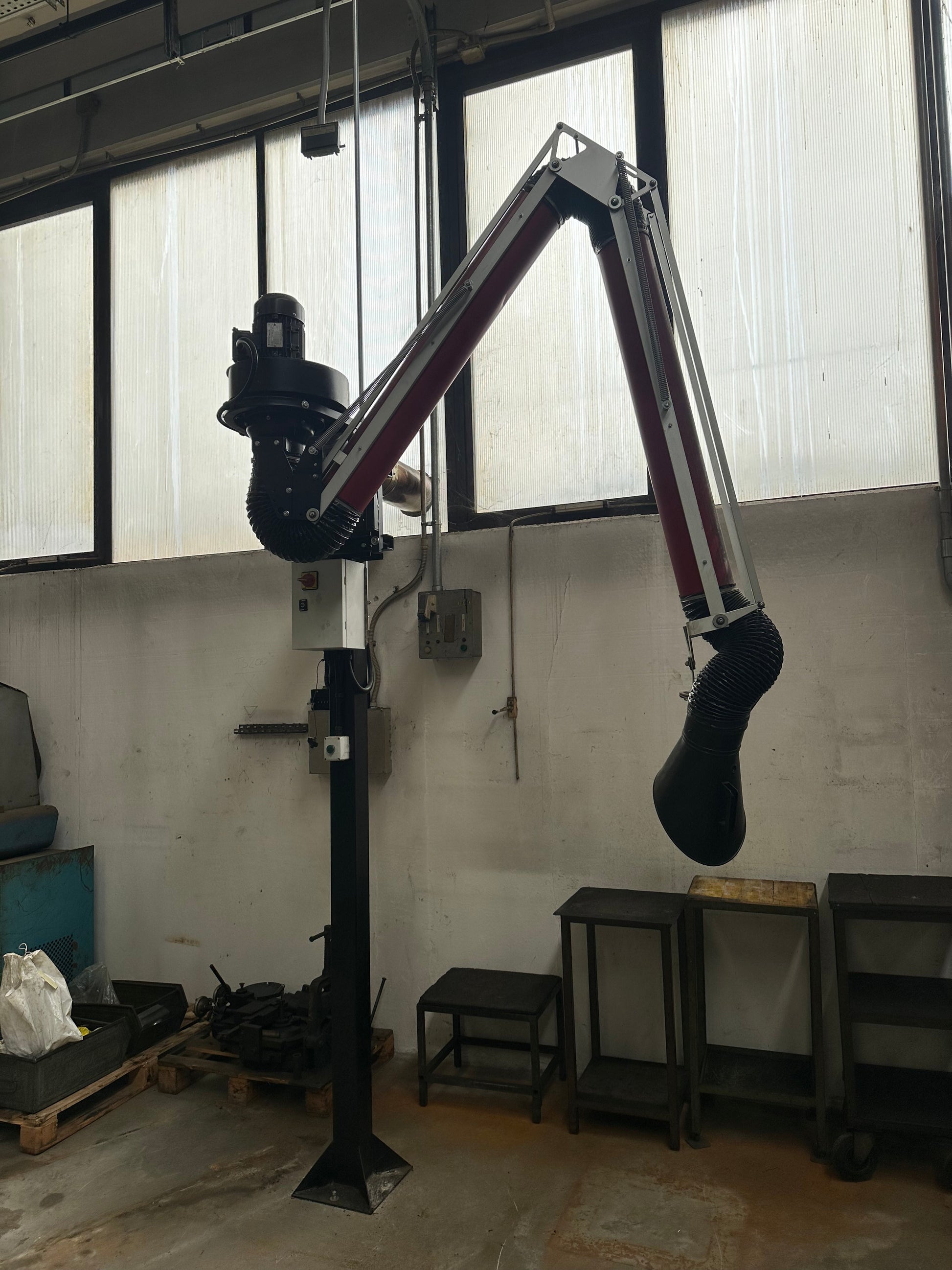 Aspiratore fumi di saldatura AIRBRAVO 5M con braccio snodato – anno 2018 usato (come nuovo) il Metalmeccanico Di M