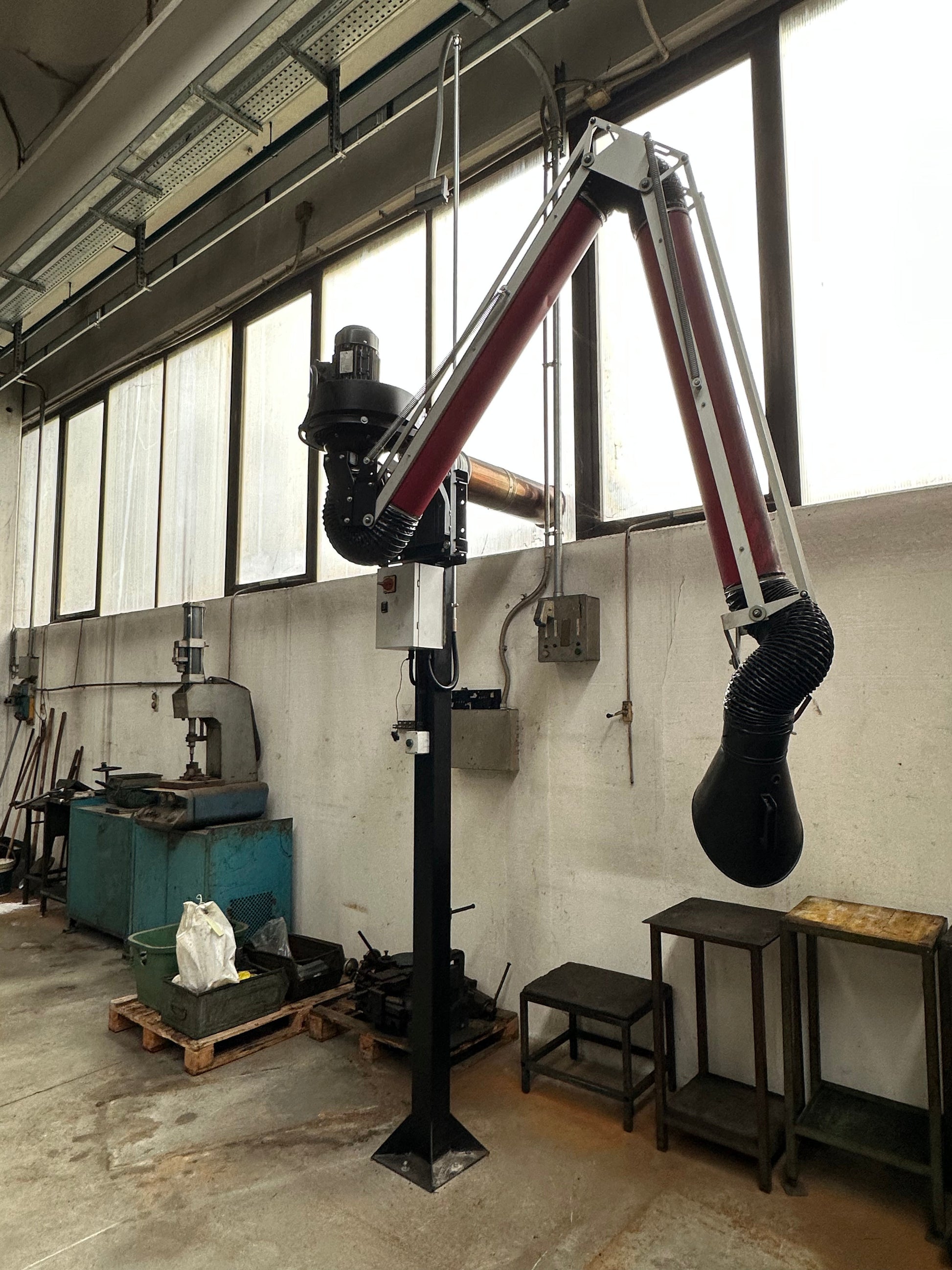 Aspiratore fumi di saldatura AIRBRAVO 5M con braccio snodato – anno 2018 usato (come nuovo) il Metalmeccanico Di M