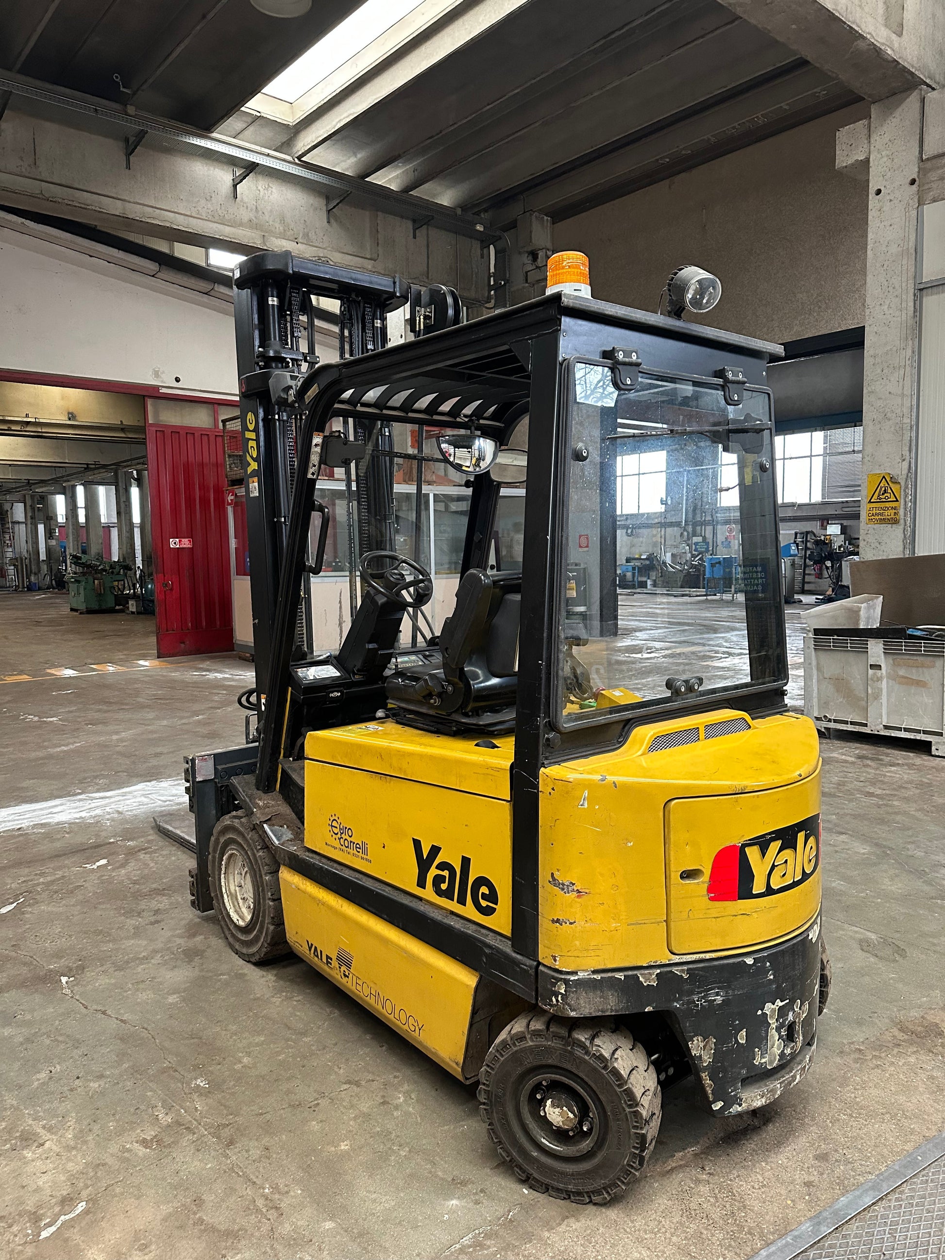 Muletto / Carrello elevatore elettrico YALE ERP30ALF usato – portata 3000 kg – alzata 4.100 mm il Metalmeccanico Di M