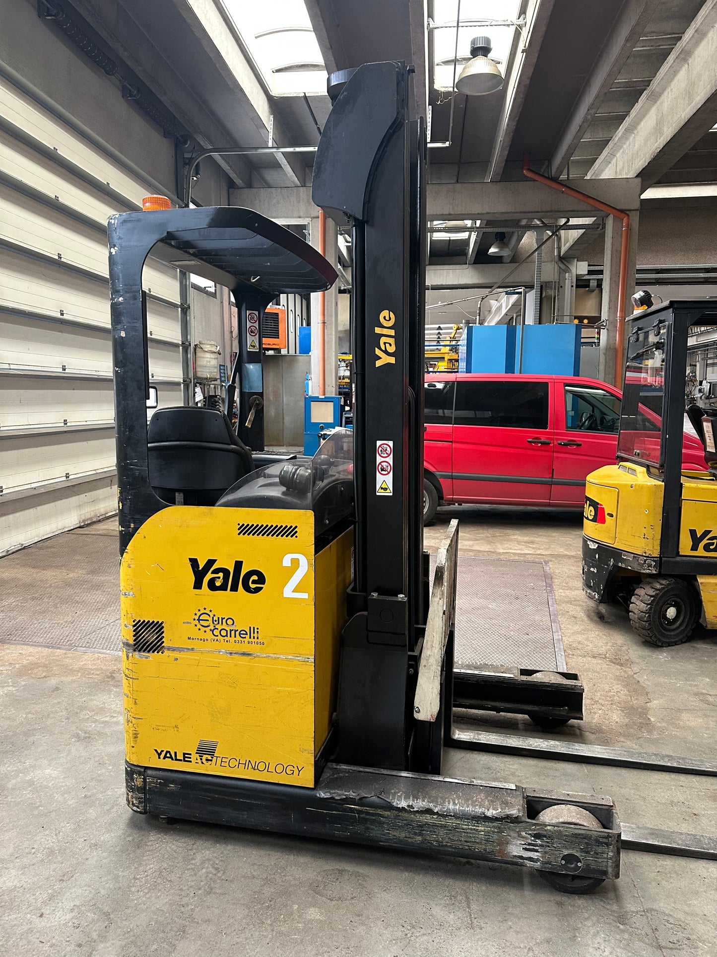 Carrello elevatore retrattile YALE MR14 usato – portata 1400 kg – alzata fino a 6.490 mm il Metalmeccanico Di M