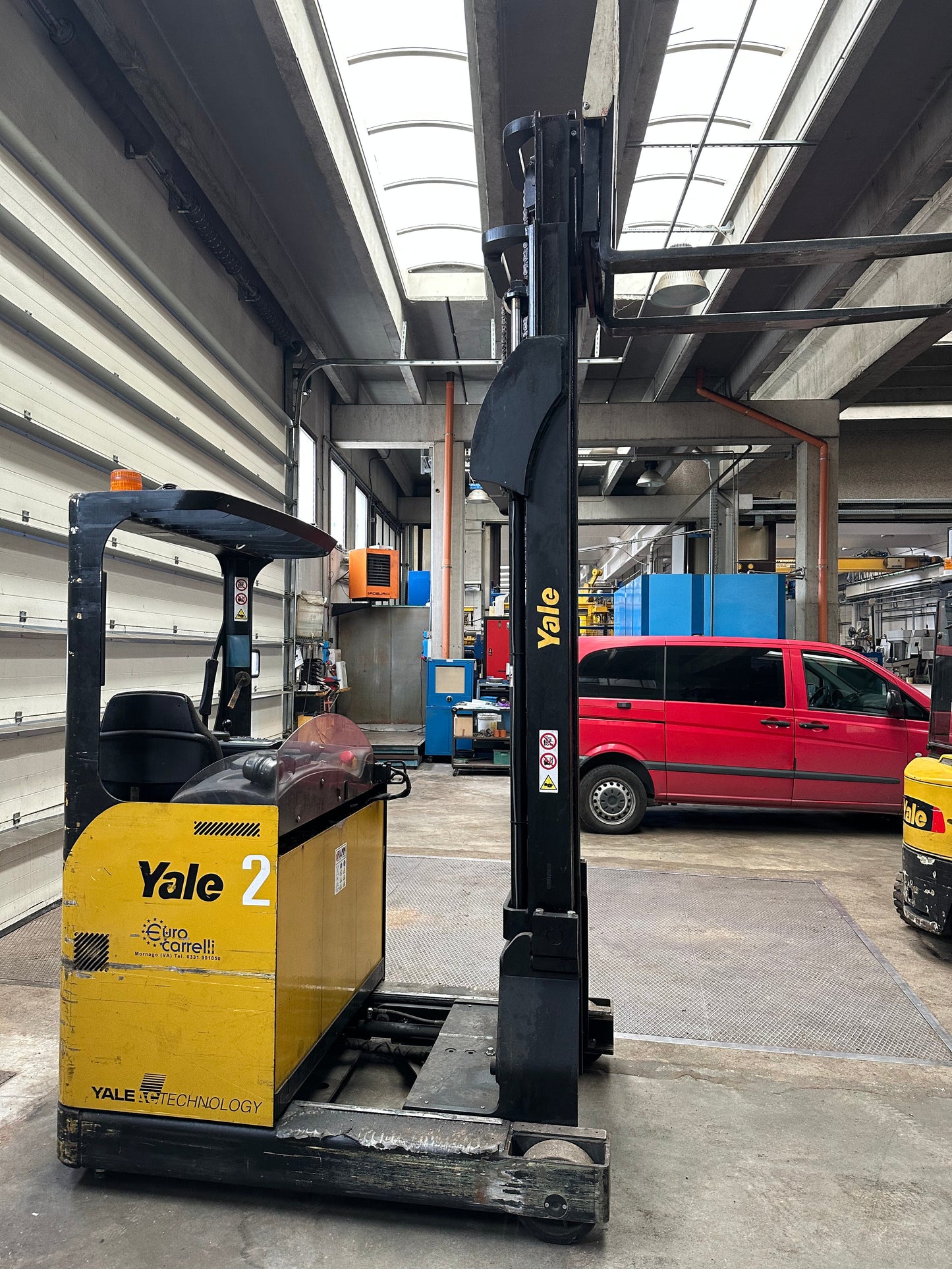 Carrello elevatore retrattile YALE MR14 usato – portata 1400 kg – alzata fino a 6.490 mm il Metalmeccanico Di M